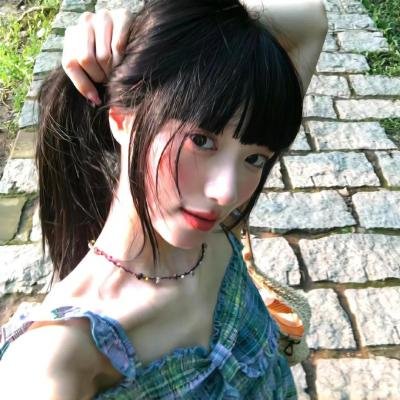弱比少男闯女校